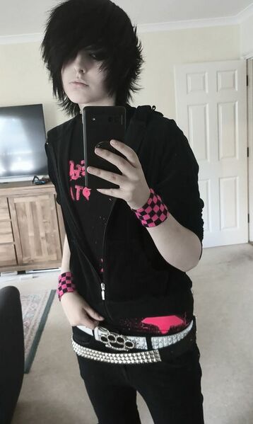 Файл:Emo boy.jpg