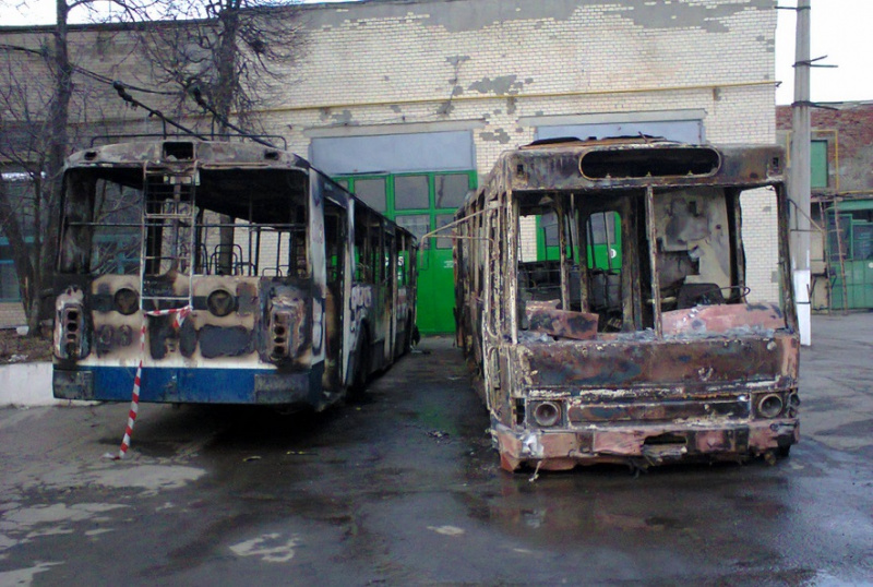 Файл:Тройлейбуси Євромайдану.jpg