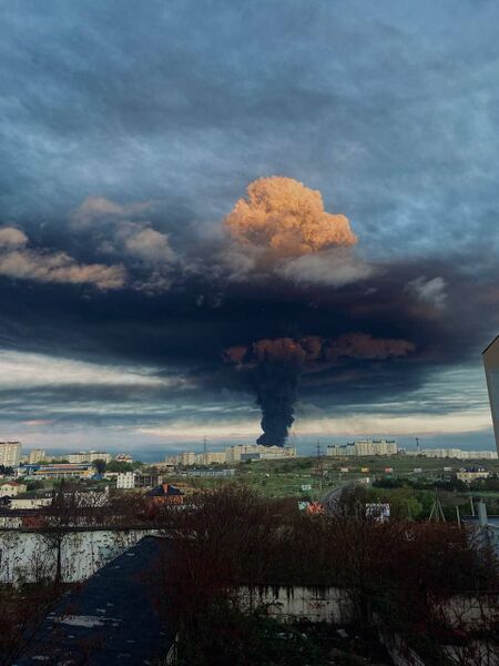 Файл:Бавовна нафтобаза 04.23.jpg