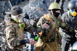 Molotov-cocktails-on-euromaidan.jpg
