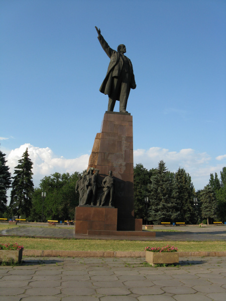 Файл:Lenin Monument in Zaporizhzhia.jpeg