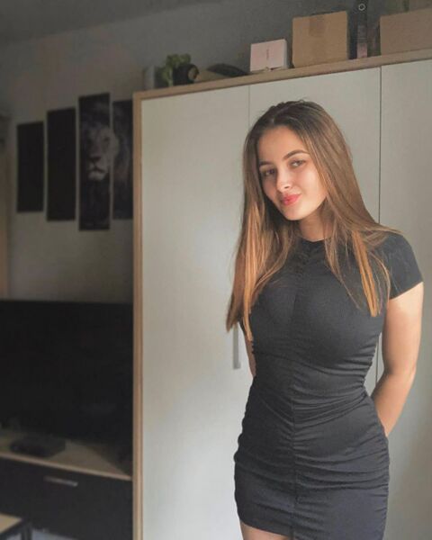 Файл:Magyar girl.jpg